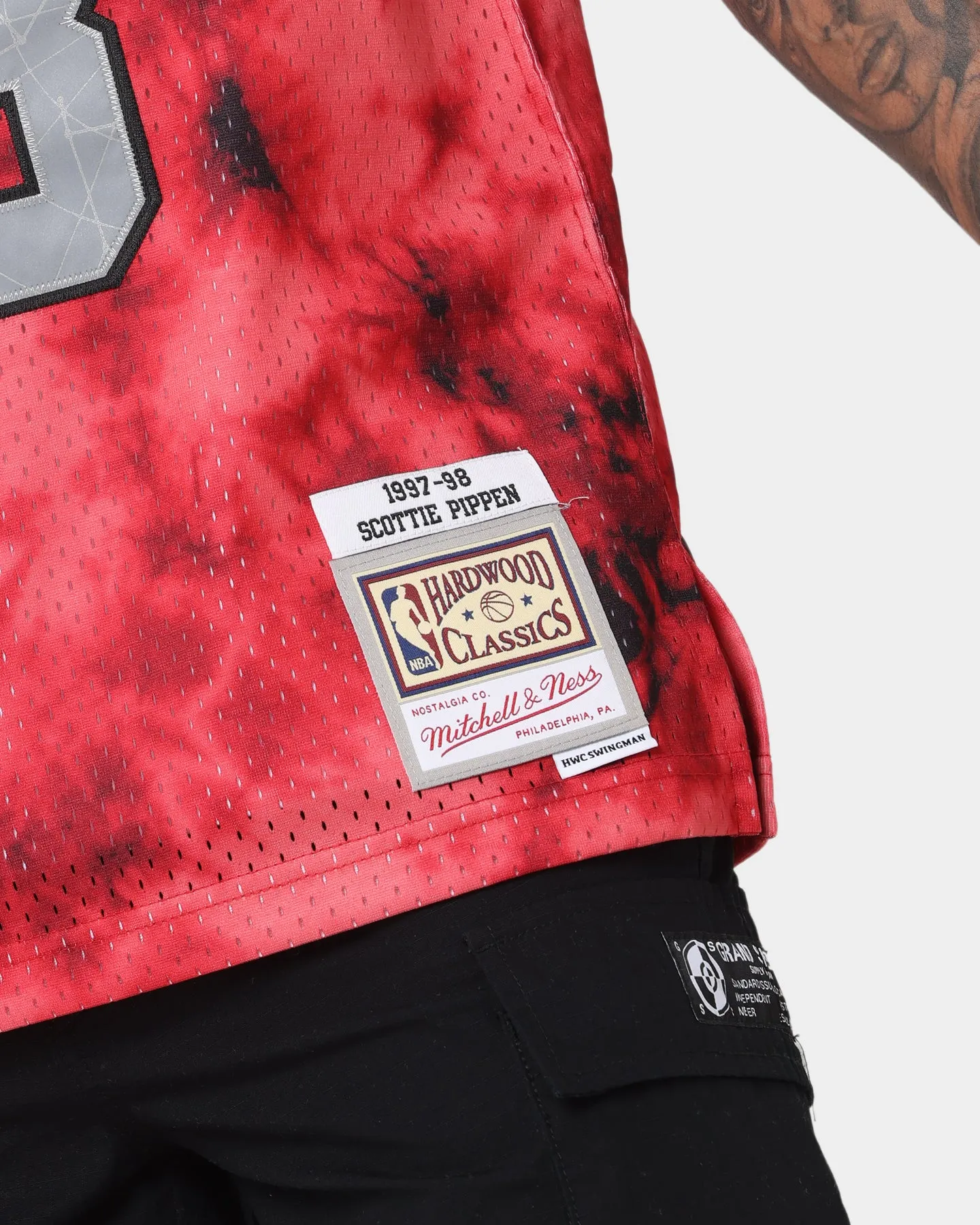 Mitchell & Ness Chicago Bulls Scottie Pippen #33 Galaxy Swingman Jersey Red