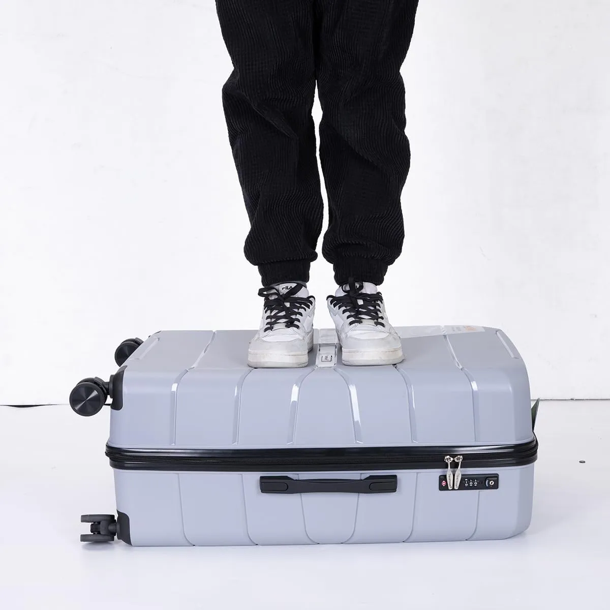 Travelhouse Luggage Sets TSA Double Spinner PP Suitcase Lightweight 3 Piece Set 20"/24"/28" (Silver)