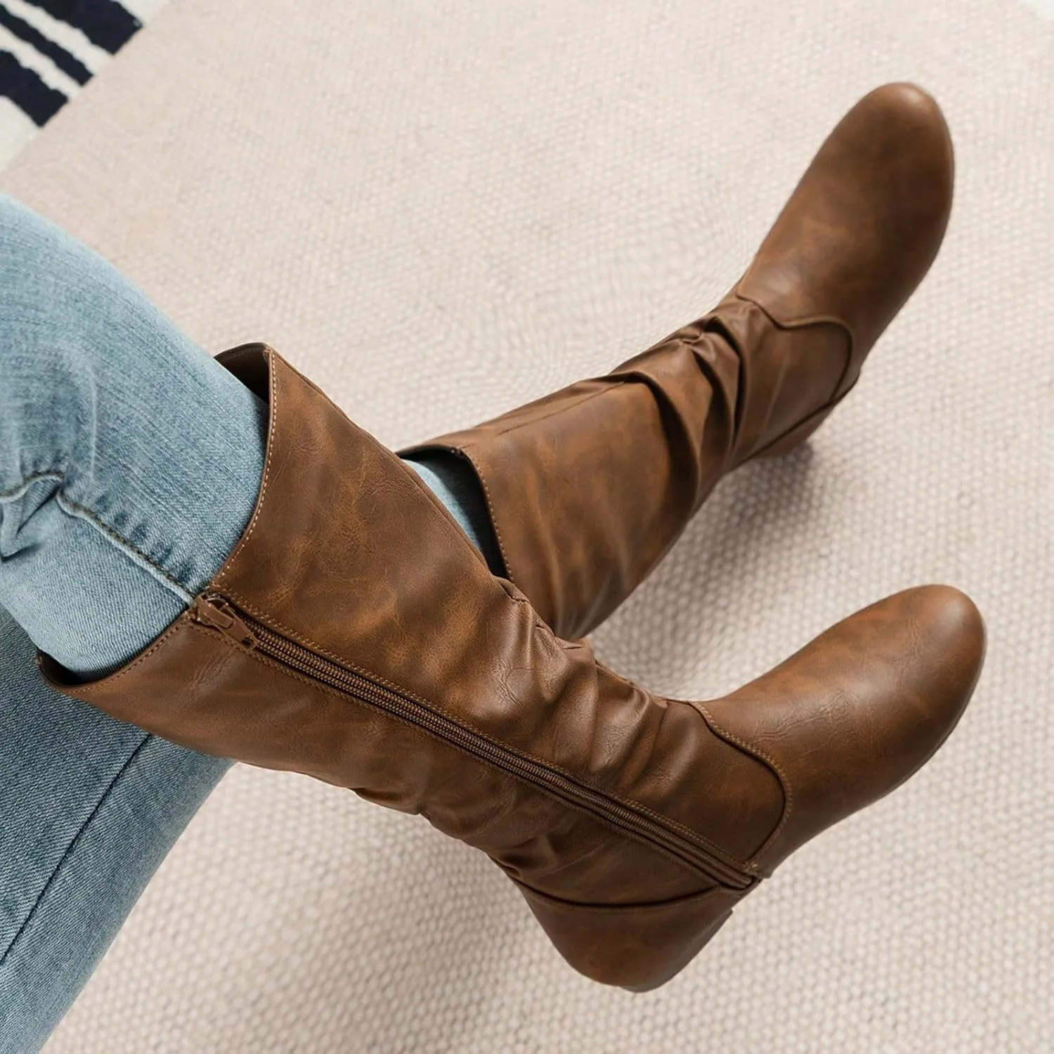 Womens Boots Retro Side Zipper Round Head Boots for Women Thick Heels Comfortable Pleated Leather Mid-Calf Boots