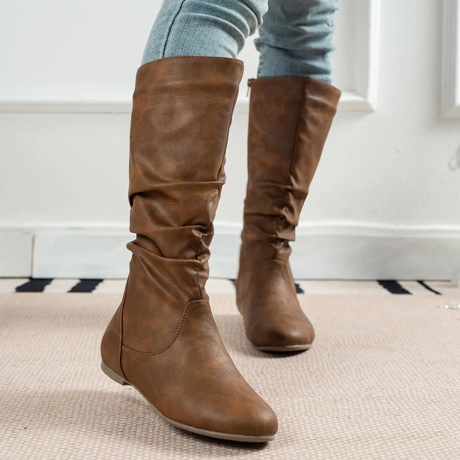 Womens Boots Retro Side Zipper Round Head Boots for Women Thick Heels Comfortable Pleated Leather Mid-Calf Boots